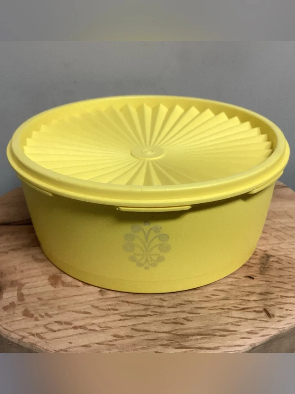 🟡 Vintage - Tupperware - By one get one FREE - Collectible - Unique - Yellow
